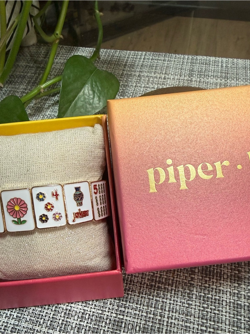 Piper K 🀄️Mahjong 🌸Enamel & Metal & gems Stretch Bracelet Gold Accents NIB - Picture 2 of 5